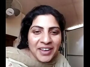 pakistani aunty bodily friend at court